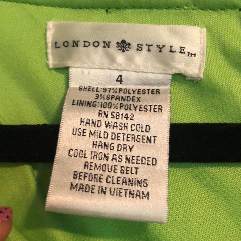 Chic Black and Green Patterned Dress - Picture 2 of 5